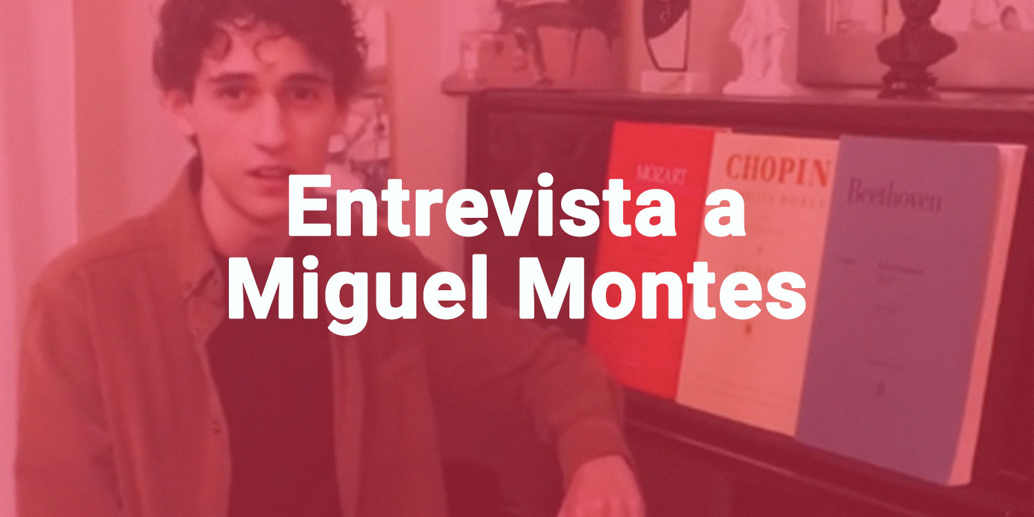 miguel-montes.portada Miguel Montes junto a un piano sobre fondo rojo